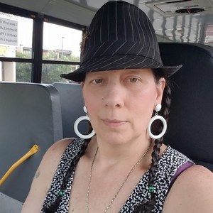 Meet your Posher, Elizabeth